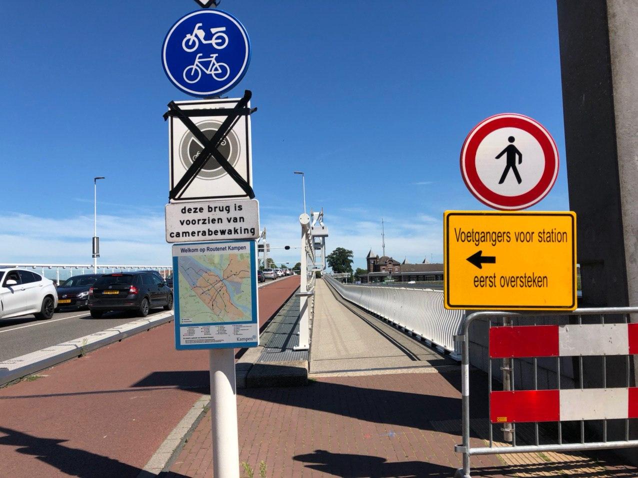 Opnieuw eenrichtingsverkeer voor voetgangers op de Stadsbrug