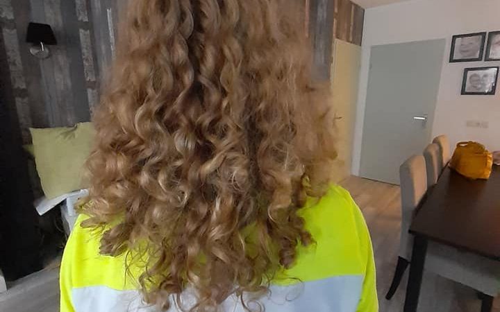 13-jarige Marco doneert haar aan Stichting Haarwensen
