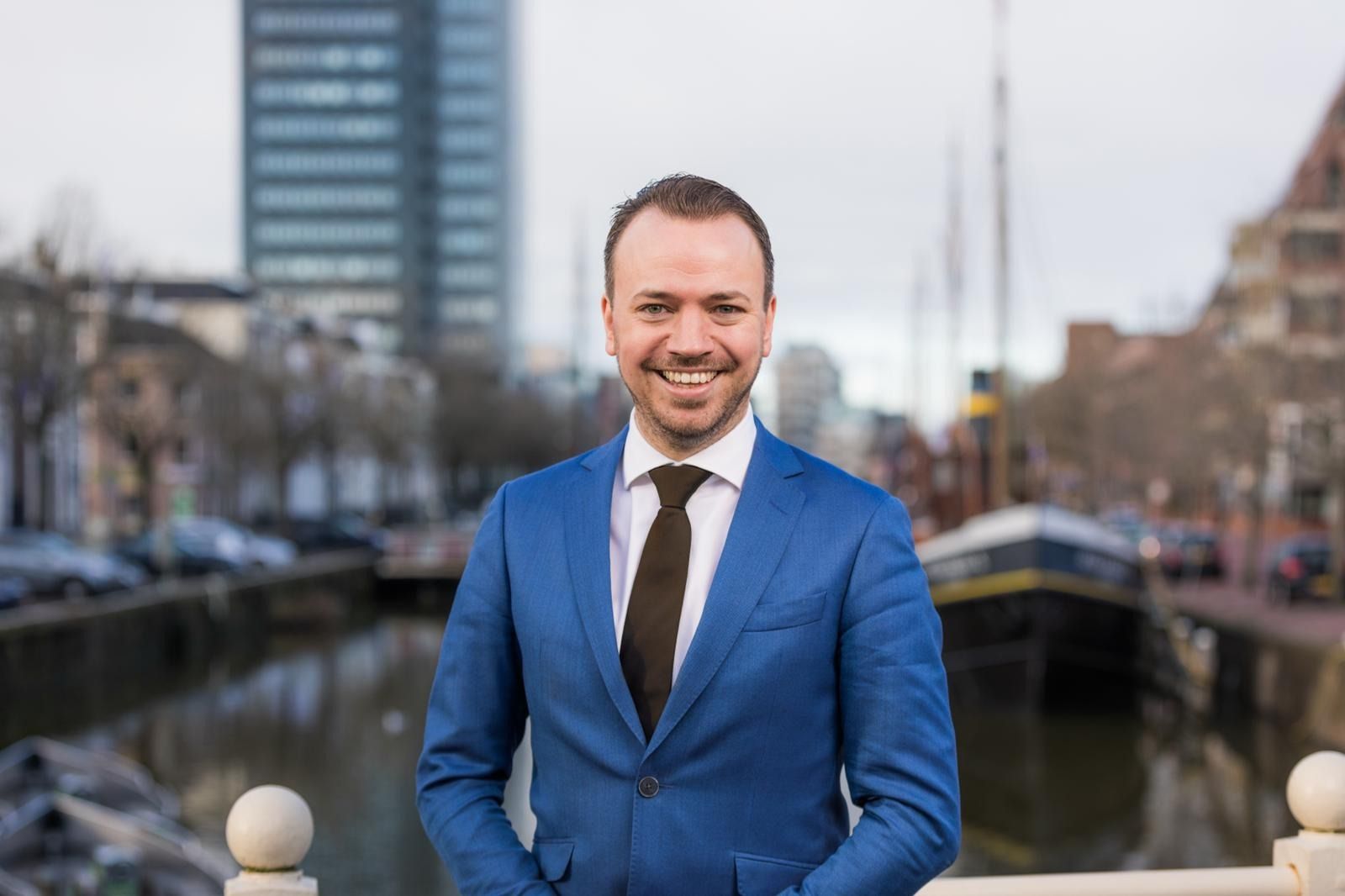 Gemeenteraad beveelt Sander de Rouwe aan als nieuwe burgemeester