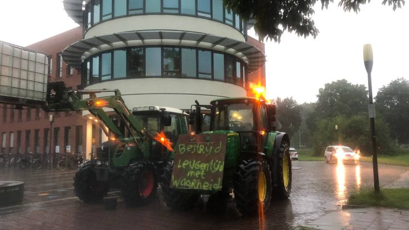 Boerenprotest voor Kamper Stadhuis