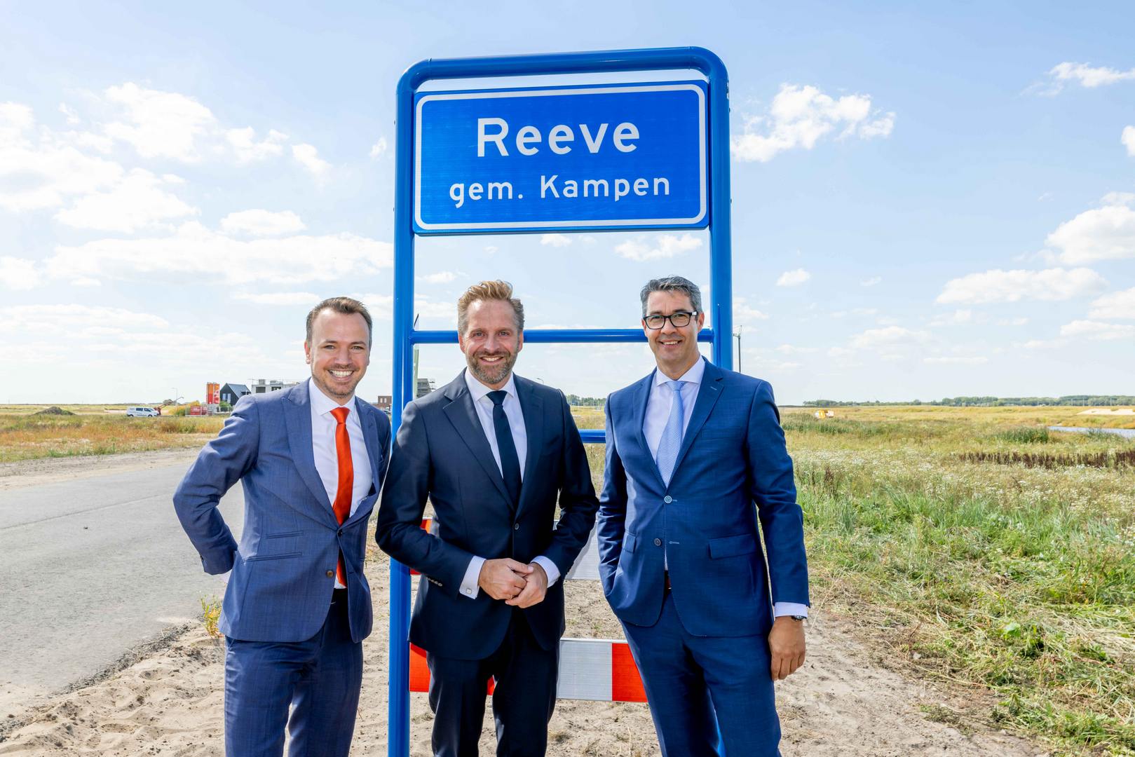 Minister Hugo de Jonge op bezoek in het gebied Reevedelta, Kampen versnelt woningbouw